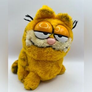 1981 Vintage Dakin Garfield The Cat Sitting Plush Stuffed Toy Collectible 6”